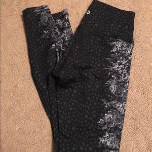 Limited edition wunder under legging size 6